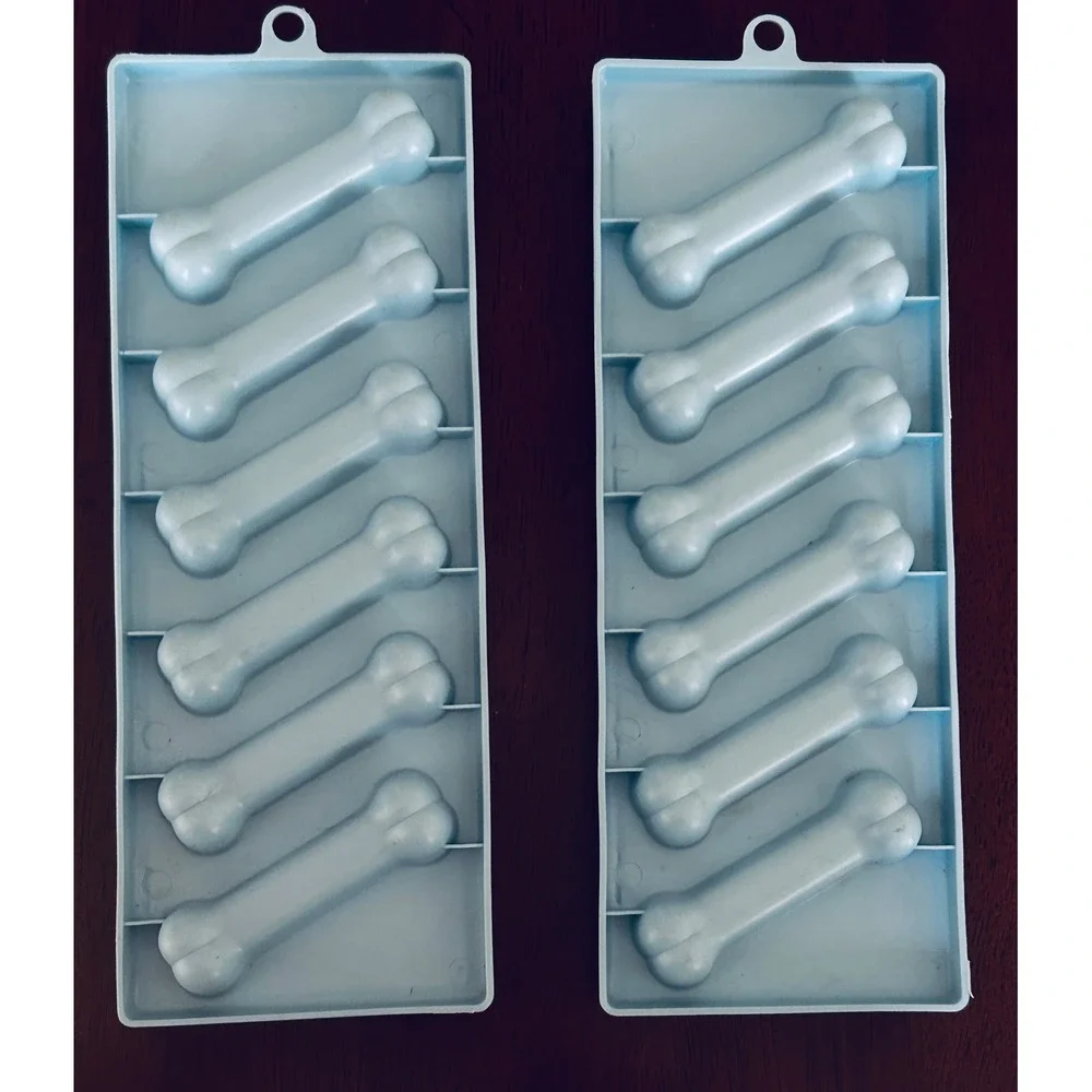 Pup-i-cool Ice Cube Treat Trays Plastic 2-Pack Blue Excellent Pet Bone Shape
